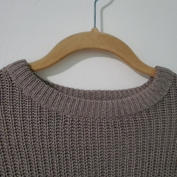 Urban Outfitters Gray Cropped Crew Neck Sweater XS - Picture 4 of 8